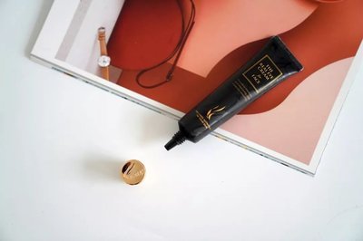 ahc密集修護(hù)精華眼霜值得入手嗎 ahc密集修護(hù)精華眼霜作用