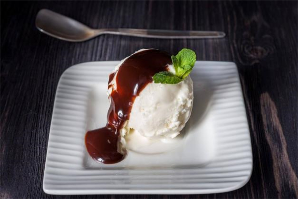 奶油冰淇淋的做法 奶油冰淇淋可以經(jīng)常吃嗎 奶油冰淇淋的做法 奶油冰淇淋可以經(jīng)常吃嗎