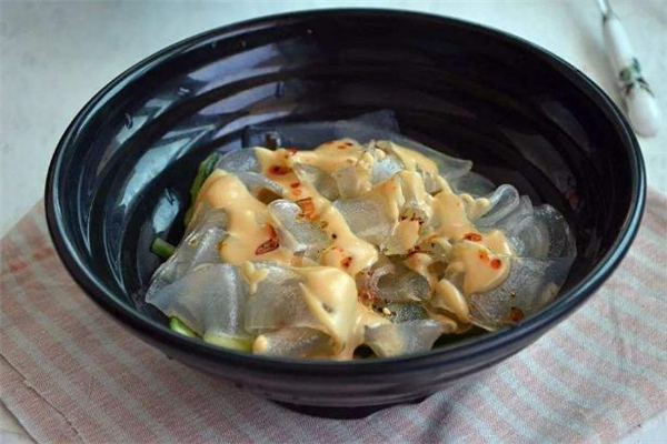 粉皮的熱量 涼拌粉皮可以經(jīng)常吃嗎 粉皮的熱量 涼拌粉皮可以經(jīng)常吃嗎