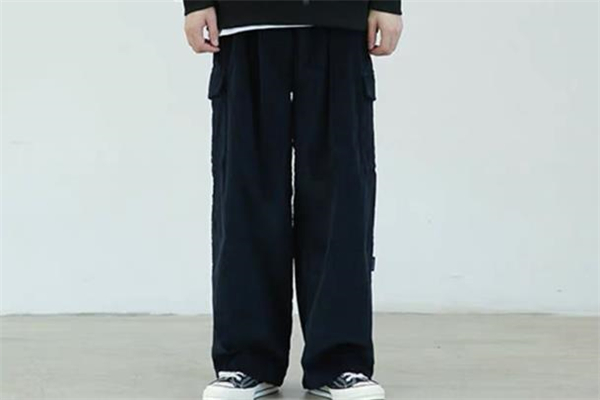 燈芯絨褲子什么顏色好看 燈芯絨褲子流行什么顏色 燈芯絨褲子什么顏色好看 燈芯絨褲子流行什么顏色