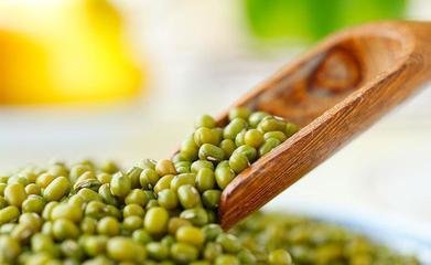 吃綠豆都便秘有幫助嗎 綠豆湯解藥性嗎 吃綠豆都便秘有幫助嗎 綠豆湯解藥性嗎