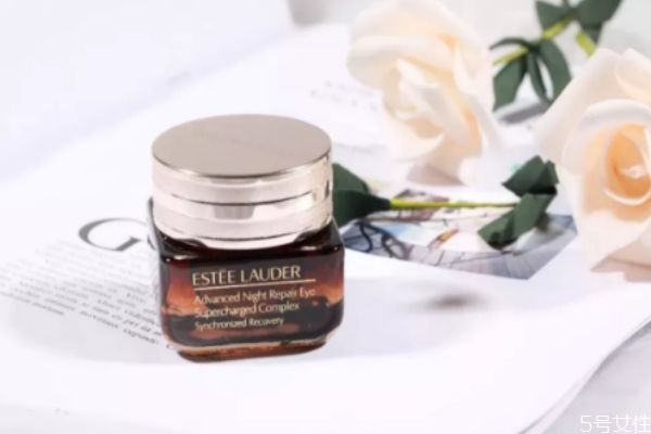 用雅詩蘭黛眼霜刺痛 雅詩蘭黛眼霜過敏癥狀 用雅詩蘭黛眼霜刺痛 雅詩蘭黛眼霜過敏癥狀