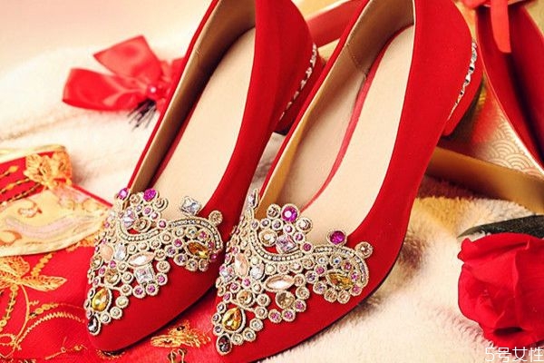 結(jié)婚大約需要多少錢 結(jié)婚需要買什么東西 結(jié)婚大約需要多少錢 結(jié)婚需要買什么東西