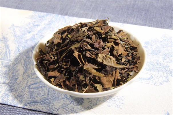 老白茶每天喝多少合適 老白茶什么人不能喝 老白茶每天喝多少合適 老白茶什么人不能喝