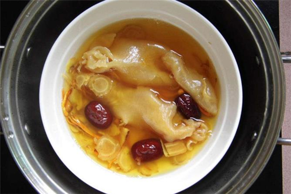 燉花膠湯怎么去腥味 花膠湯產(chǎn)后能喝嗎 燉花膠湯怎么去腥味 花膠湯產(chǎn)后能喝嗎