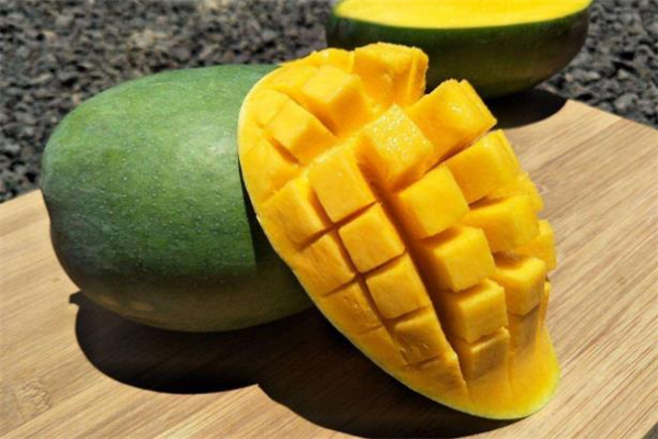 生的青芒果放多久能熟 切開的青芒果還能放熟嗎 生的青芒果放多久能熟 切開的青芒果還能放熟嗎