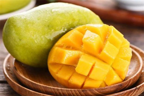 青芒不能和什么一起吃 青芒什么人不能吃 青芒不能和什么一起吃 青芒什么人不能吃