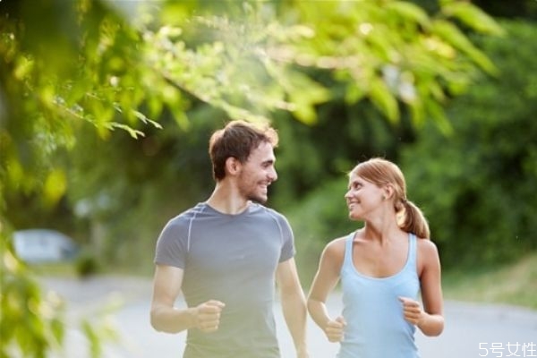 老婆說(shuō)心情不好該怎么回答 怎么安慰老婆 老婆說(shuō)心情不好該怎么回答 怎么安慰老婆