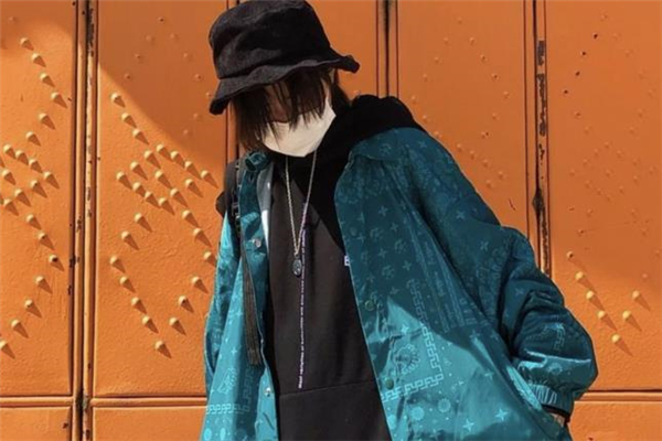 復(fù)古風(fēng)外套怎么搭配 復(fù)古風(fēng)外套搭配圖片 復(fù)古風(fēng)外套怎么搭配 復(fù)古風(fēng)外套搭配圖片