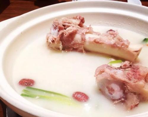 骨頭湯補(bǔ)鈣效果好嗎 骨頭湯怎么熬好喝 骨頭湯補(bǔ)鈣效果好嗎 骨頭湯怎么熬好喝