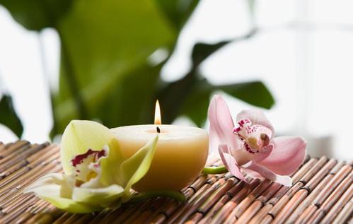 單方精油與復(fù)方精油使用方法區(qū)別 復(fù)方精油適合什么膚質(zhì) 單方精油與復(fù)方精油使用方法區(qū)別 復(fù)方精油適合什么膚質(zhì)