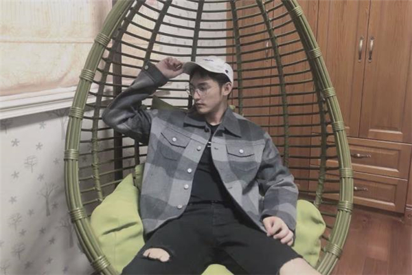 格紋短外套怎么搭配 格紋短外套搭配圖片 格紋短外套怎么搭配 格紋短外套搭配圖片