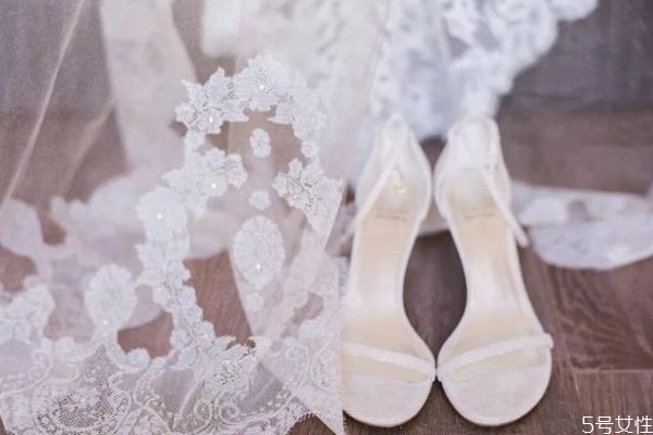 三金和彩禮什么時(shí)候給 給結(jié)婚彩禮的時(shí)間 三金和彩禮什么時(shí)候給 給結(jié)婚彩禮的時(shí)間