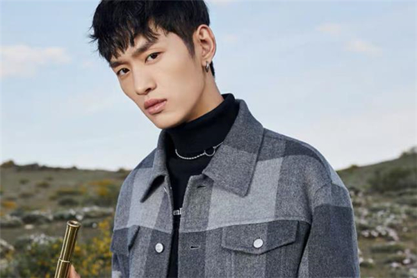 格紋短外套怎么搭配 格紋短外套搭配圖片 格紋短外套怎么搭配 格紋短外套搭配圖片