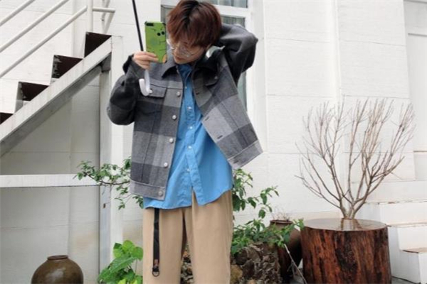 格紋短外套怎么搭配 格紋短外套搭配圖片 格紋短外套怎么搭配 格紋短外套搭配圖片