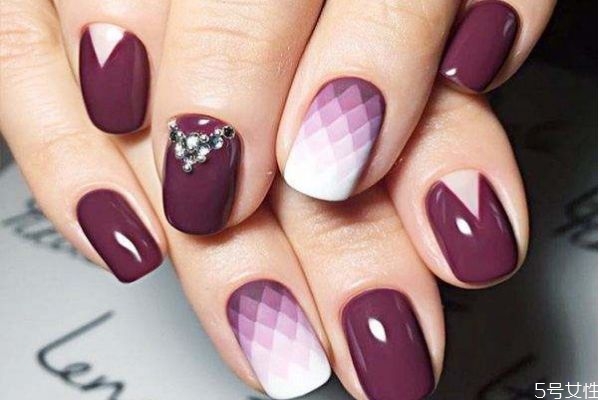 甲油膠氣味有毒嗎 有氣味的指甲油有毒嗎 甲油膠氣味有毒嗎 有氣味的指甲油有毒嗎