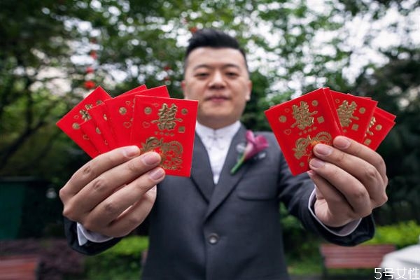 三金和鉆戒包括什么 三金和鉆石戒指什么時候送 三金和鉆戒包括什么 三金和鉆石戒指什么時候送