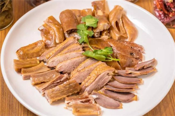 鵝肉是發(fā)物嗎 鵝肉的家常做法 鵝肉是發(fā)物嗎 鵝肉的家常做法