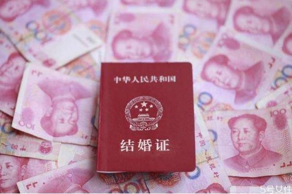 彩禮和嫁妝有什么區(qū)別 彩禮和嫁妝在什么比例合適 彩禮和嫁妝有什么區(qū)別 彩禮和嫁妝在什么比例合適