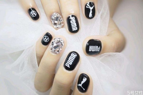 適合秋季的美甲風(fēng)格有哪些 秋季做什么美甲才好看 適合秋季的美甲風(fēng)格有哪些 秋季做什么美甲才好看