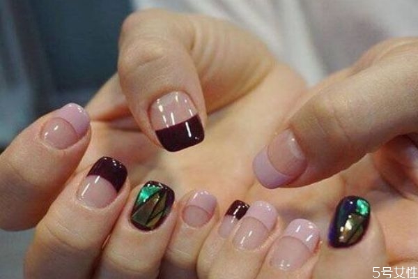 在家做指甲要準備什么工具 自己怎么卸指甲油 在家做指甲要準備什么工具 自己怎么卸指甲油