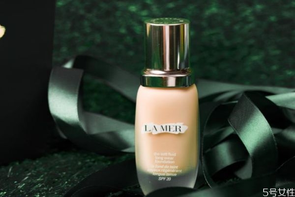 海藍(lán)之謎粉底液真?zhèn)卧趺纯?海藍(lán)之謎粉底液真假對(duì)比 海藍(lán)之謎粉底液真?zhèn)卧趺纯?海藍(lán)之謎粉底液真假對(duì)比