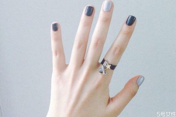 指甲油的成分 指甲油和甲油膠對比 指甲油的成分 指甲油和甲油膠對比