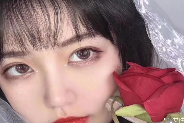 如何選擇適合自己的美瞳材質(zhì) 新手買美瞳要注意什么 如何選擇適合自己的美瞳材質(zhì) 新手買美瞳要注意什么