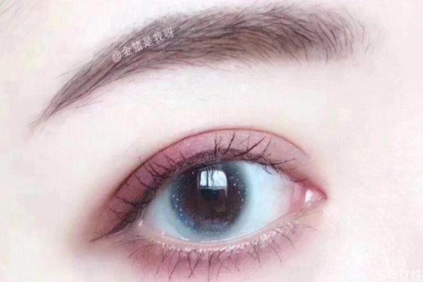 如何選擇適合自己的美瞳材質(zhì) 新手買美瞳要注意什么 如何選擇適合自己的美瞳材質(zhì) 新手買美瞳要注意什么