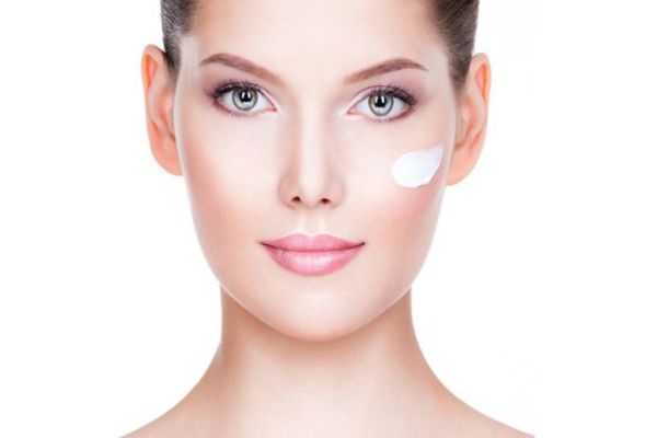 干性皮膚的特點(diǎn)是什么 干性皮膚冬季護(hù)膚方法 干性皮膚的特點(diǎn)是什么 干性皮膚冬季護(hù)膚方法