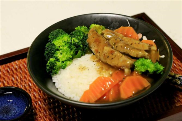 照燒豬排飯的做法 照燒豬排飯用哪個(gè)部位的豬肉 照燒豬排飯的做法 照燒豬排飯用哪個(gè)部位的豬肉