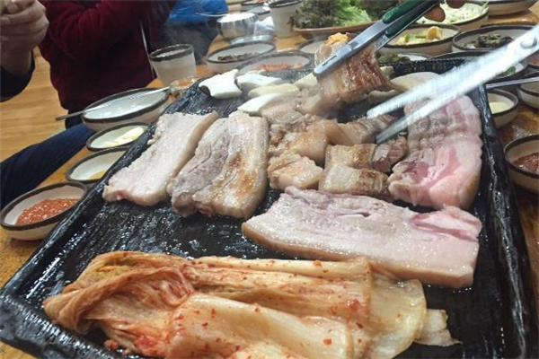 烤五花肉的做法 烤五花肉怎么腌 烤五花肉的做法 烤五花肉怎么腌