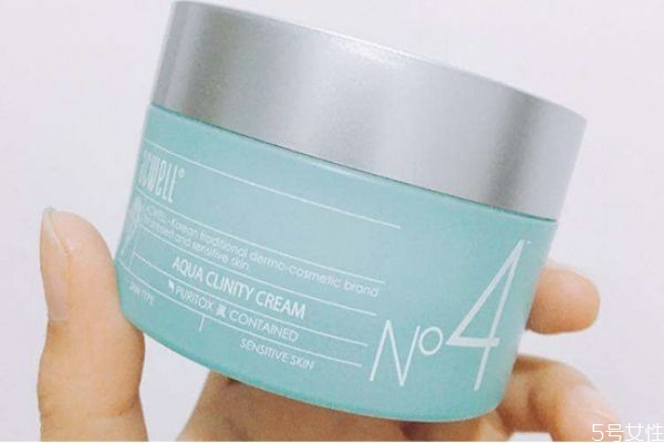 涂了面霜臉上搓泥怎么回事 涂面霜為什么會(huì)搓泥 涂了面霜臉上搓泥怎么回事 涂面霜為什么會(huì)搓泥