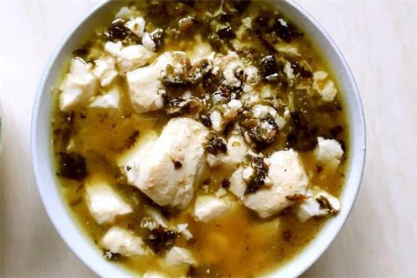 咸菜煮豆腐的做法 咸菜煮豆腐先放咸菜還是先放豆腐 咸菜煮豆腐的做法 咸菜煮豆腐先放咸菜還是先放豆腐