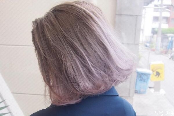 染過的頭發(fā)會越洗越淺嗎 頭發(fā)越洗顏色越淺的原因 染過的頭發(fā)會越洗越淺嗎 頭發(fā)越洗顏色越淺的原因