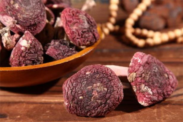 紅蘑菇怎么做好吃 紅蘑菇能治肺癌嗎 紅蘑菇怎么做好吃 紅蘑菇能治肺癌嗎