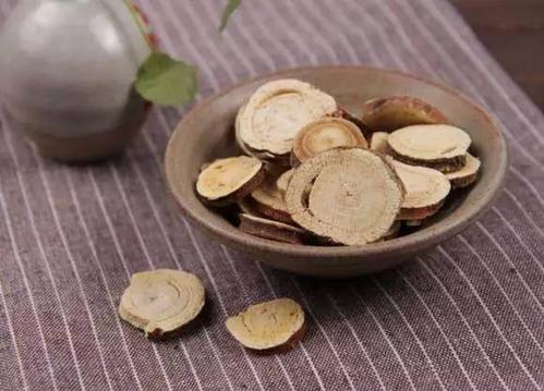 正常人喝甘草水有危害嗎 甘草水禁忌人群 正常人喝甘草水有危害嗎 甘草水禁忌人群