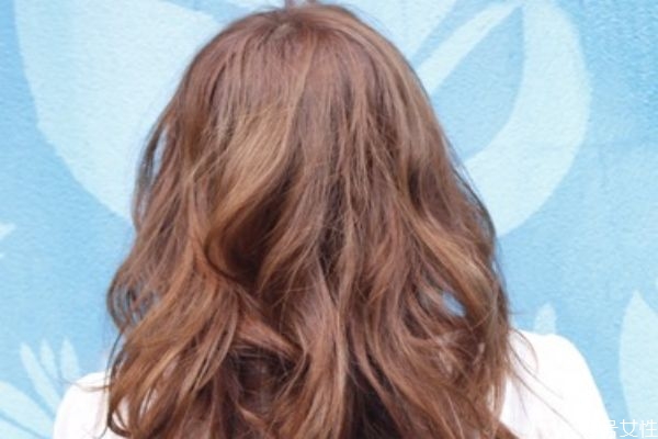 染發(fā)劑可以經(jīng)常用嗎 染發(fā)劑會(huì)導(dǎo)致脫發(fā)嗎 染發(fā)劑可以經(jīng)常用嗎 染發(fā)劑會(huì)導(dǎo)致脫發(fā)嗎