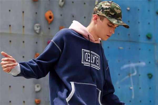 男生換季戴什么帽子好看 換季男生帽子搭配技巧 男生換季戴什么帽子好看 換季男生帽子搭配技巧