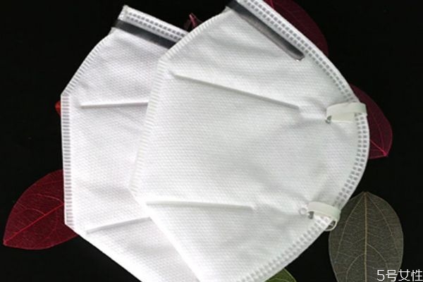戴兩個(gè)一次性口罩更有用嗎 哪種口罩防病毒 戴兩個(gè)一次性口罩更有用嗎 哪種口罩防病毒