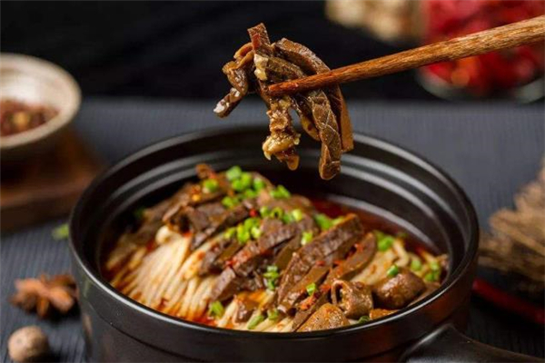 牛雜什么人不能吃 牛雜的湯底怎么做 牛雜什么人不能吃 牛雜的湯底怎么做