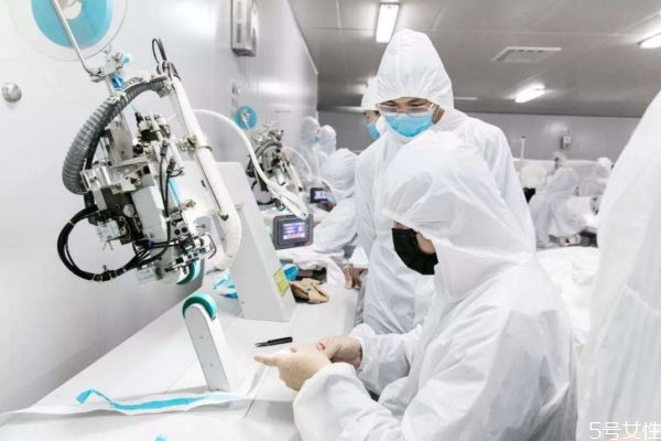 防護(hù)服多少錢 醫(yī)用防護(hù)服是一次性的嗎 防護(hù)服多少錢 醫(yī)用防護(hù)服是一次性的嗎