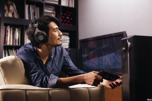 藍(lán)牙耳機(jī)和有線耳機(jī)哪個(gè)輻射大 如何減少耳機(jī)輻射 藍(lán)牙耳機(jī)和有線耳機(jī)哪個(gè)輻射大 如何減少耳機(jī)輻射