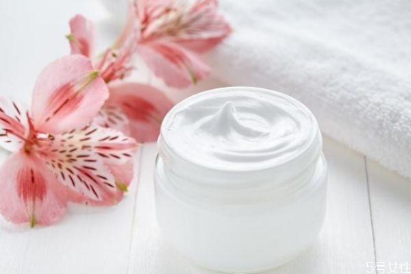面霜的種類有哪些 面霜的種類及功效 面霜的種類有哪些 面霜的種類及功效