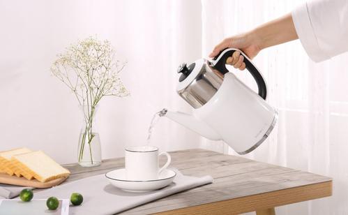 每天喝熱水的好處 喝熱水體溫會(huì)升高嗎 每天喝熱水的好處 喝熱水體溫會(huì)升高嗎