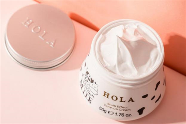 赫拉牛奶素顏霜油不油 赫拉牛奶素顏霜悶痘嗎 赫拉牛奶素顏霜油不油 赫拉牛奶素顏霜悶痘嗎