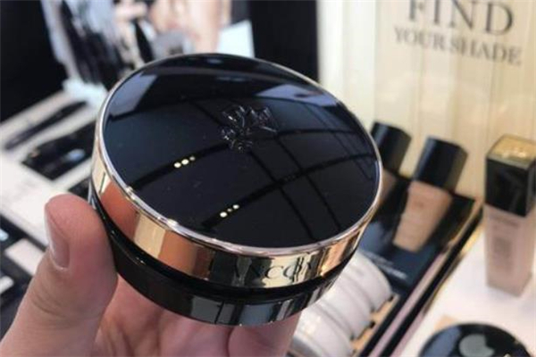 蘭蔻持妝氣墊好用嗎 蘭蔻持妝氣墊適合干皮嗎 蘭蔻持妝氣墊好用嗎 蘭蔻持妝氣墊適合干皮嗎