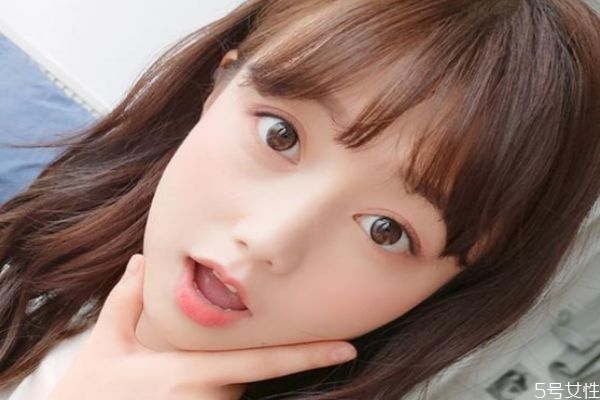 戴隱形眼鏡眼睛充血是什么原因 戴隱形眼睛充血妙招 戴隱形眼鏡眼睛充血是什么原因 戴隱形眼睛充血妙招