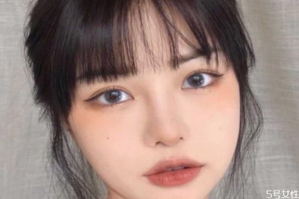 硅水凝膠美瞳好嗎 硅水凝膠和普通的區(qū)別 硅水凝膠美瞳好嗎 硅水凝膠和普通的區(qū)別