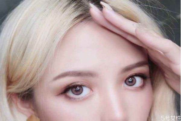 長期戴美瞳角膜缺氧怎么回事 長期戴美瞳有什么危害 長期戴美瞳角膜缺氧怎么回事 長期戴美瞳有什么危害